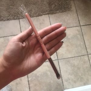 LUXIE MEDIUM ANGLED SHADING BRUSH